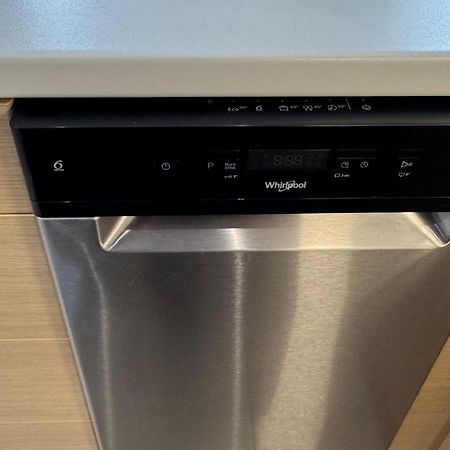 Elegant Glyfada Apartment-Private Garden-Near Metro 아테네 외부 사진