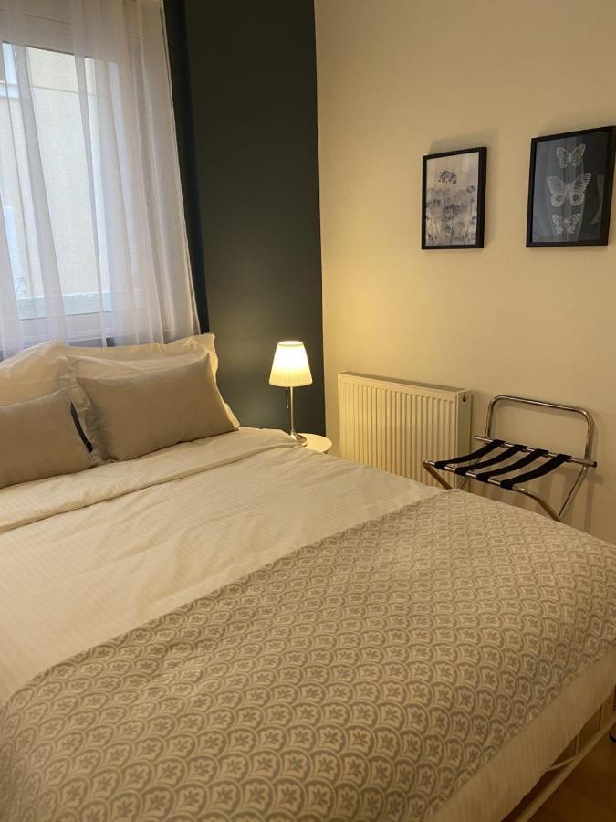Elegant Glyfada Apartment-Private Garden-Near Metro 아테네 외부 사진